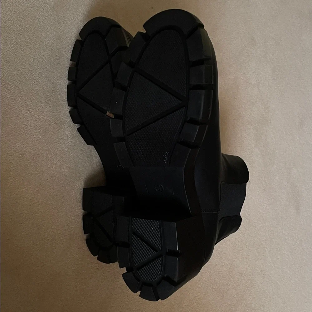 MIA Ivy Black Chunky Chelsea Boots in size 9 - Picture 6 of 8